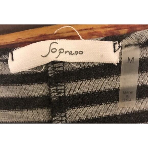 Medium Soprano Gray Striped Long Sleeve Split Back Women's Top Long Sleeve - Picture 7 of 7